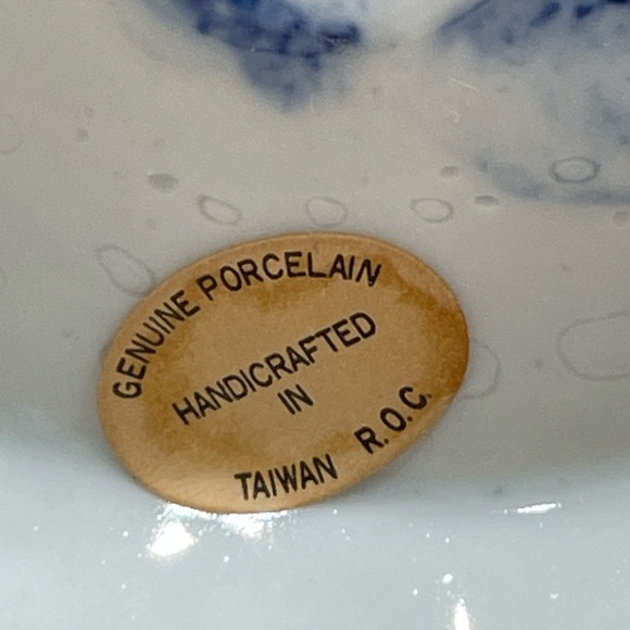 Vintage Porcelain Victorian Lady Playing
Piano Figurine - Picture 12 of 13